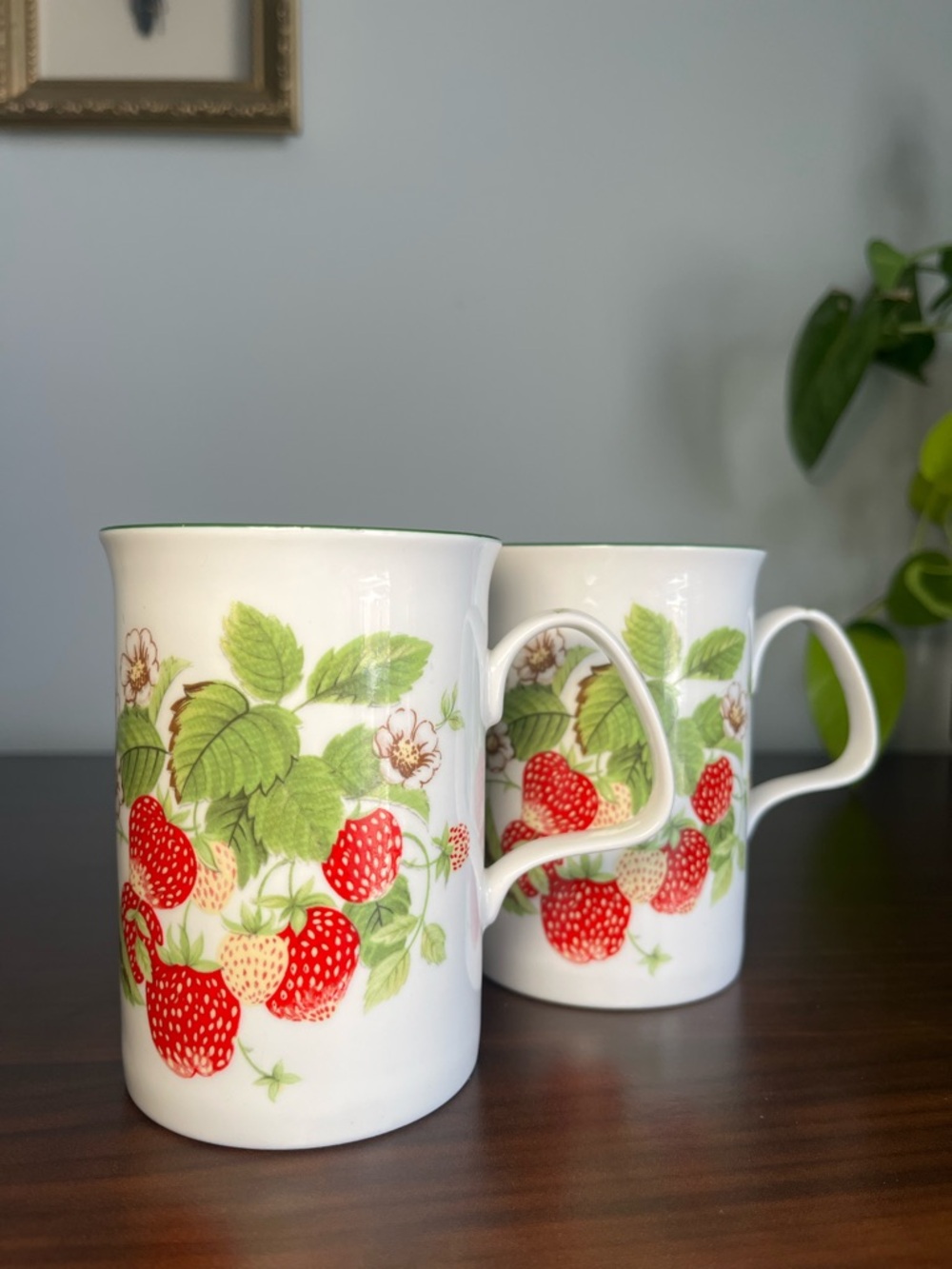 2 'Strawberry Fruit Garden' 1990 mugs. Roy Kirkham fine bone china. - Picture 2 of 13